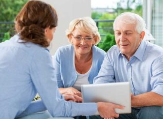 Seguros de salud sénior: ventajas reales y límites que conviene entender antes de contratar
